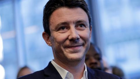 France : « Quand on est un homme politique à l’époque des réseaux sociaux on fait gaffe ou on est un con », dixit Serge July